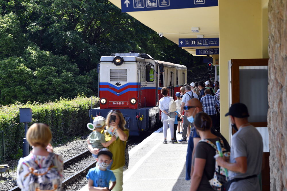 Vasárnap színes programokkal várja a családokat a Gyermekvasút