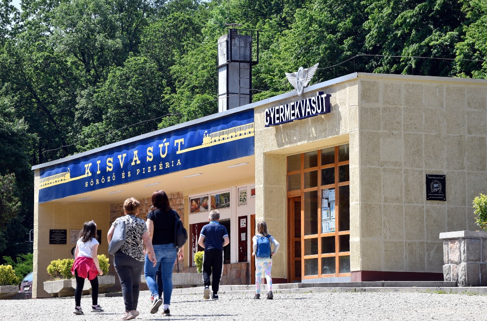 Százévesnél is régebbi villamossal lehet utazni a Hűvösvölgybe gyereknapon