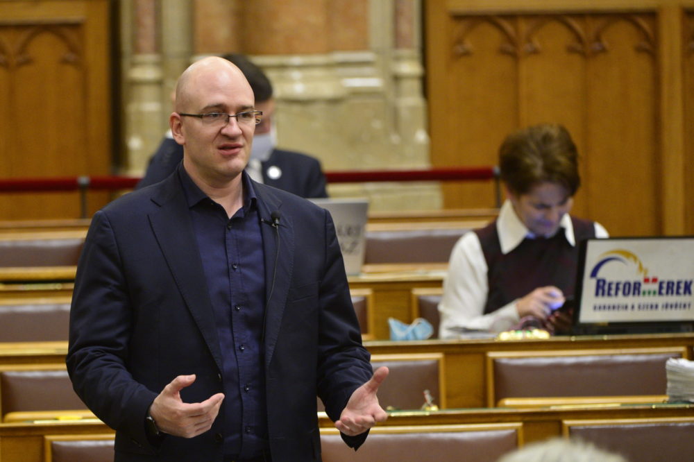 Továbbra sem vállal felelősséget karlendítése miatt Z. Kárpát Dániel