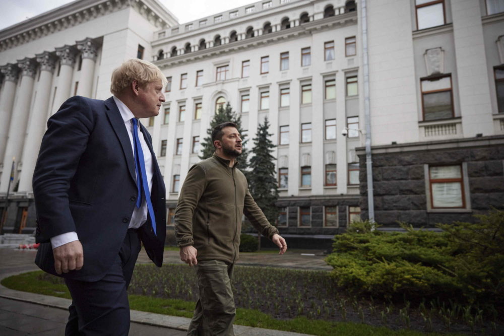 Fegyverszállításokról tárgyalt Johnson és Zelenszkij