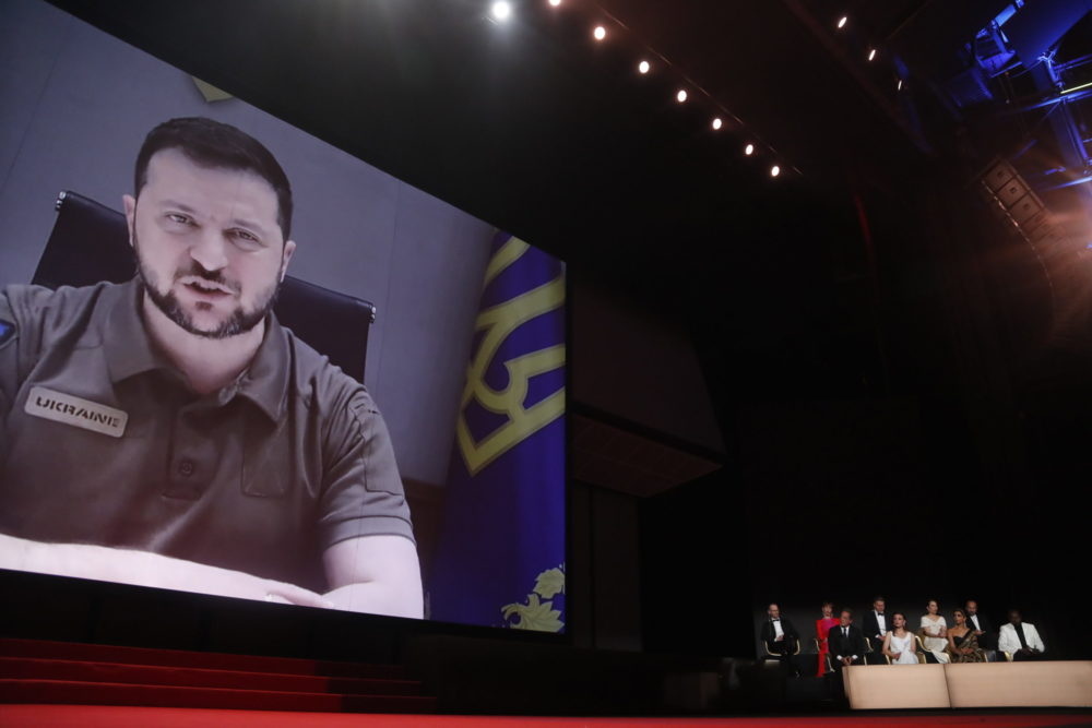 Zelenszkij: Oroszországnak vissza kell vonulnia a háború előtti vonalakig