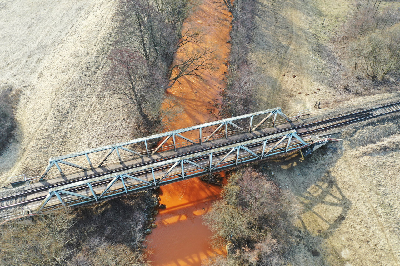 Csend van és halál