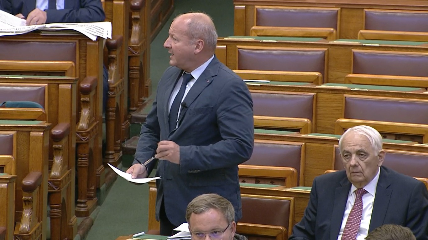 KDNP: a kormány jól vizsgázott, a magyar gazdaság válságálló