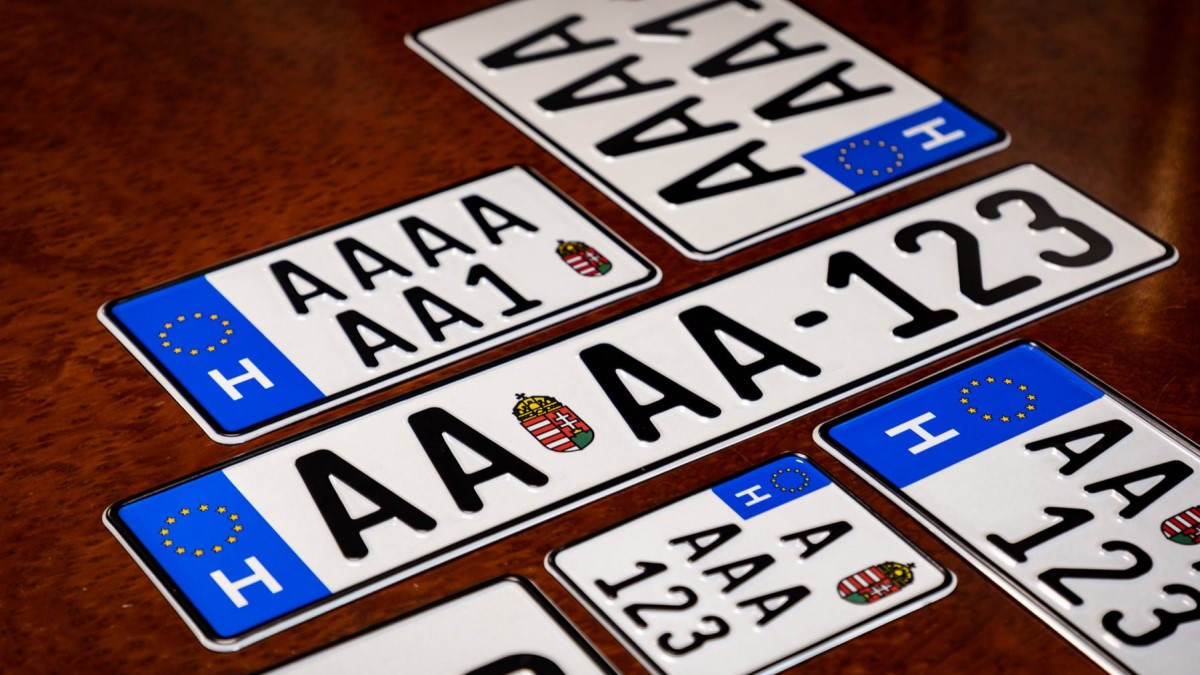 Így néznek majd ki az új rendszámok