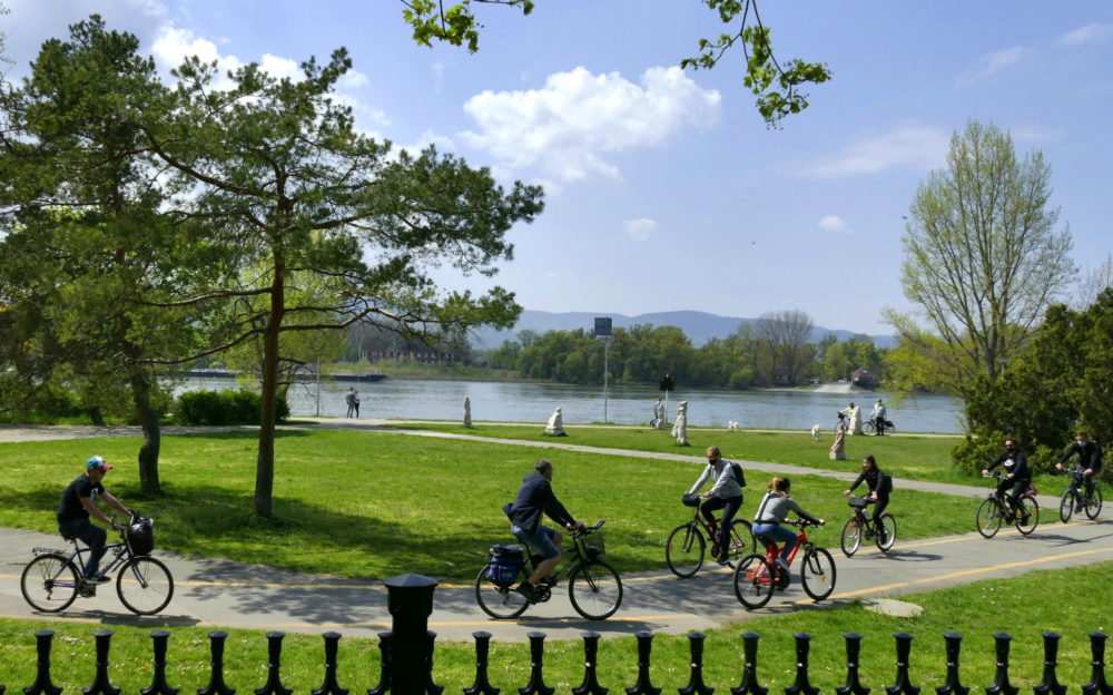 Hat hosszú hétvége lesz jövőre