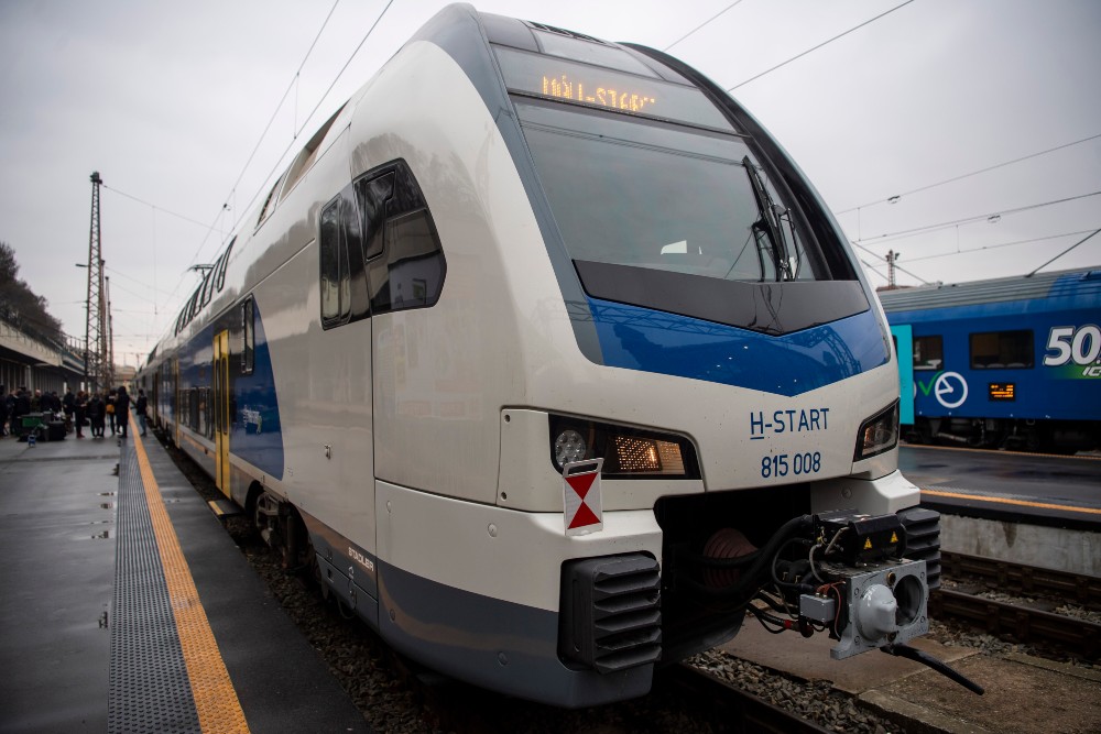 MÁV: teljessé vált a KISS emeletes motorvonatokból álló flotta