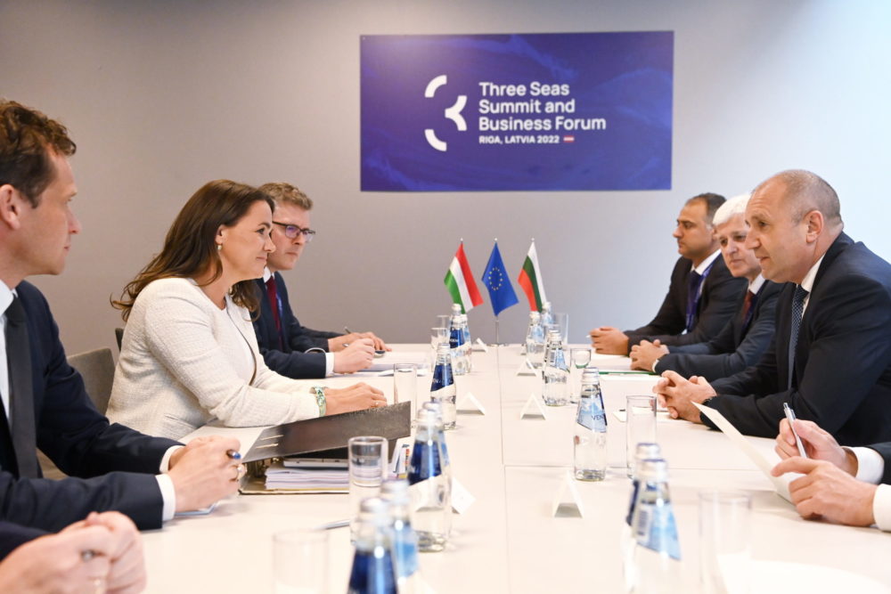 Novák Katalin a béke mellett állt ki Rigában