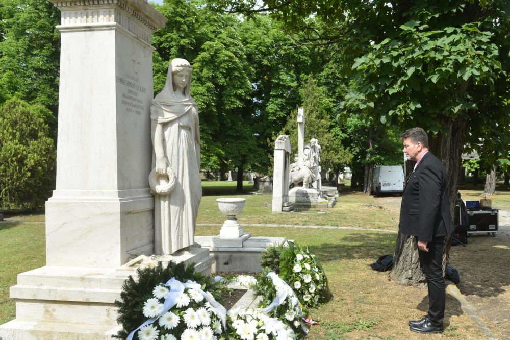 Hauszmann Alajosra emlékeztek a Fiumei úti sírkertben