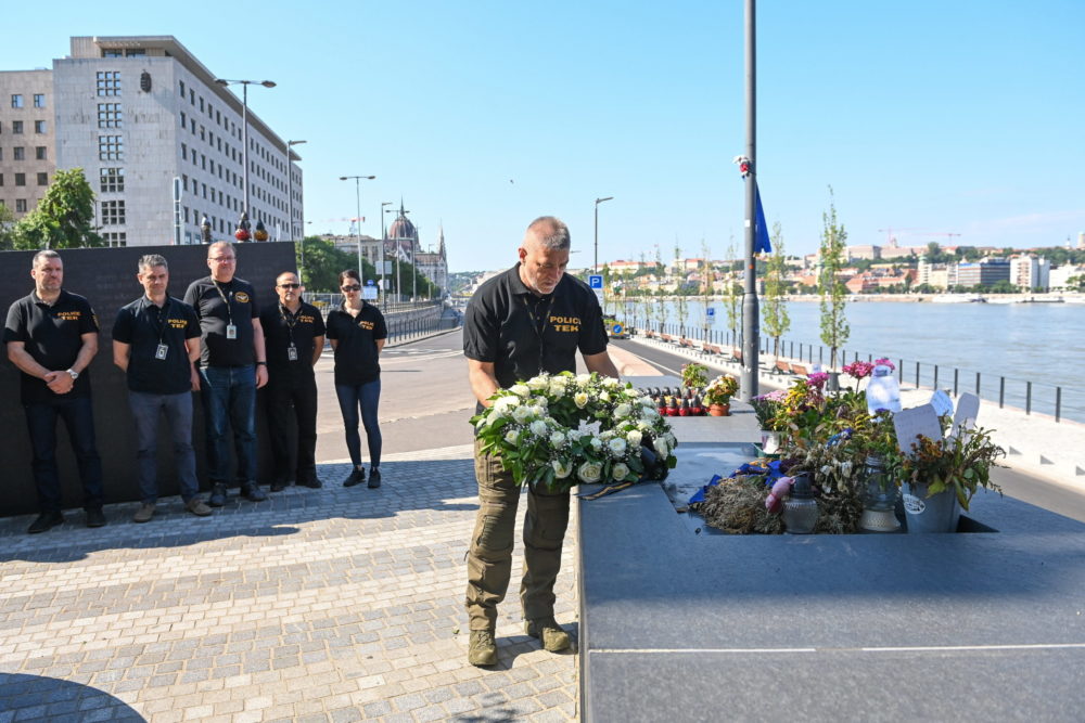Megemlékezett a Hableány sétahajó kiemeléséről a TEK
