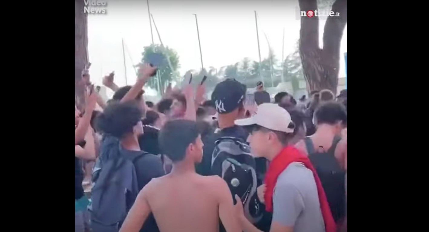 Videó: Döbbenetes erőszakhullám Olaszországban