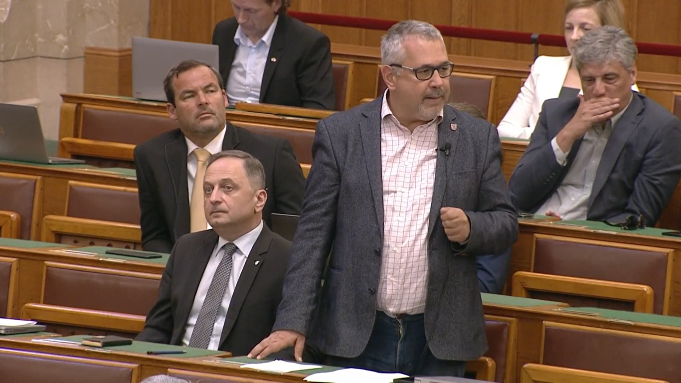 Arató: Melyik kormány az egyetlen, aki nemet mond?