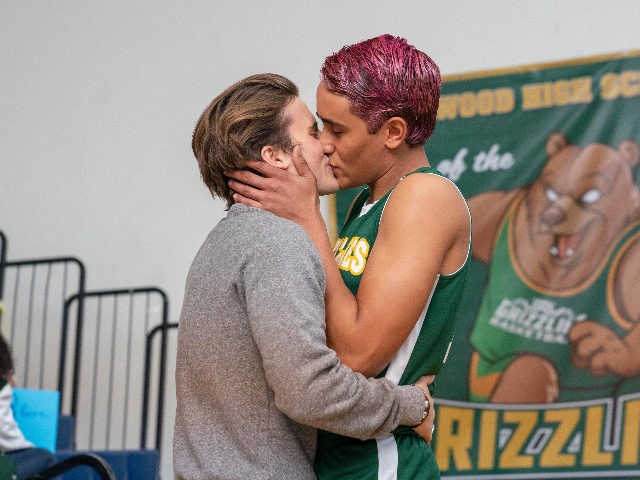 Meleg tinisorozat a Disney+ műsorán