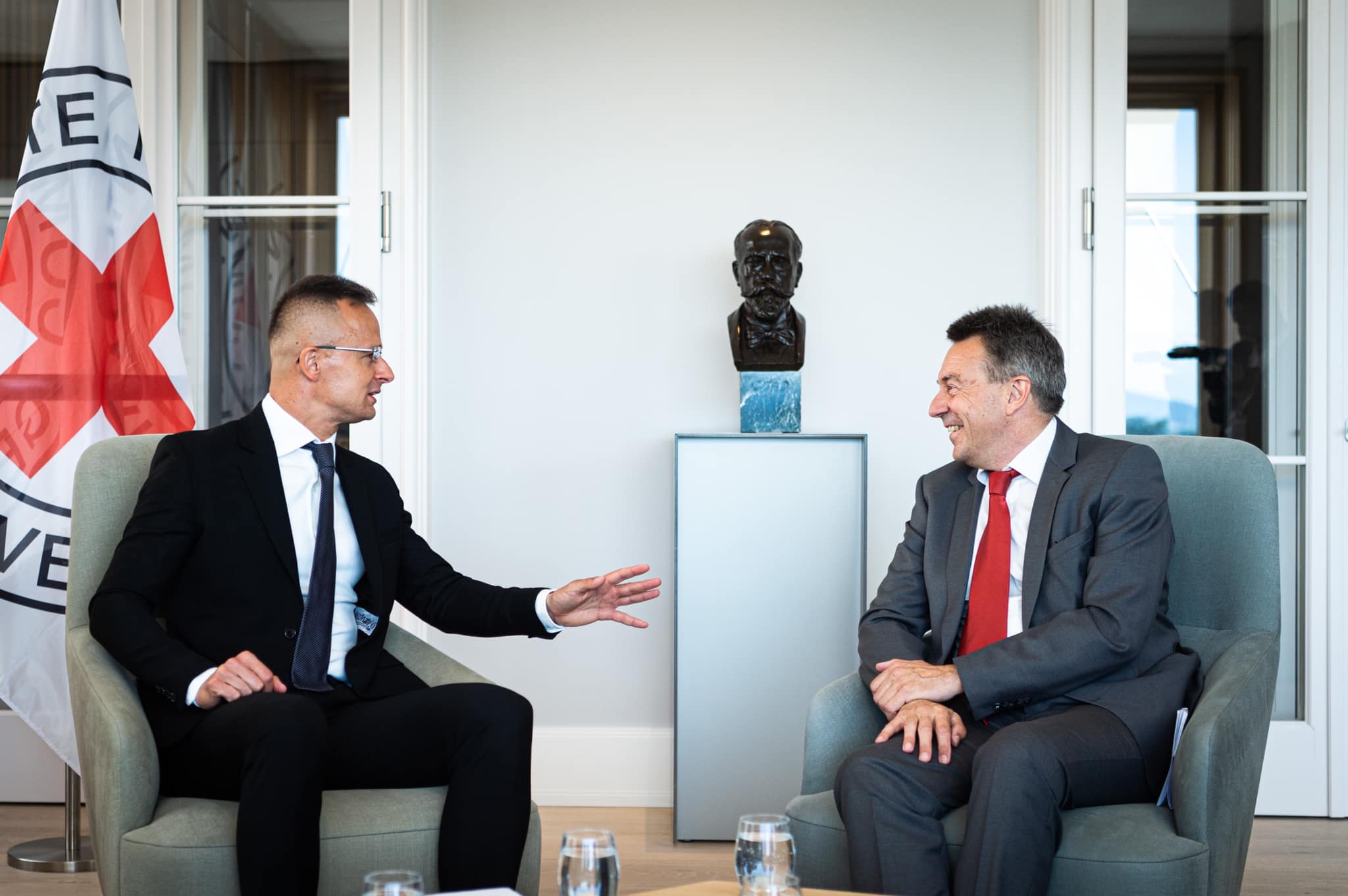 Szijjártó Péter: a Vöröskereszt érti Magyarország politikáját