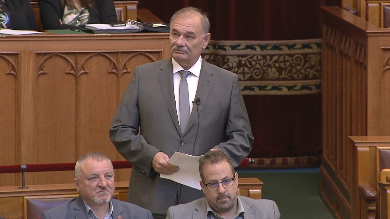 Nagyot ment Hiszékeny Dezső: Elég a kormányzati dáridóból! Jó reggelt! Ébresztő!