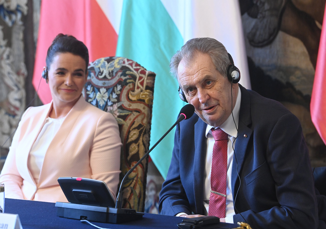 Novák Katalin Prágába látogatott, ahol Miloš Zemannal tárgyalt a V4-ről