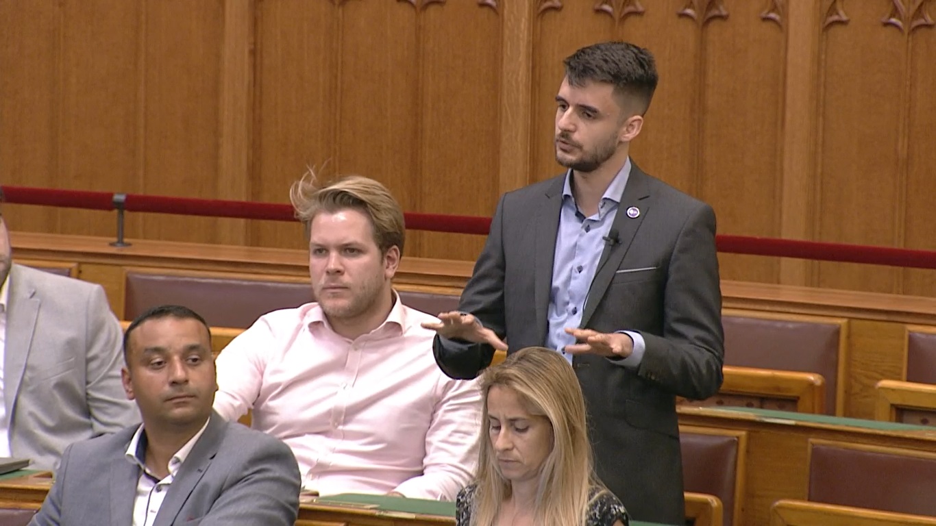 Momentumos Tompos Márton: én a bulinegyedben lakom