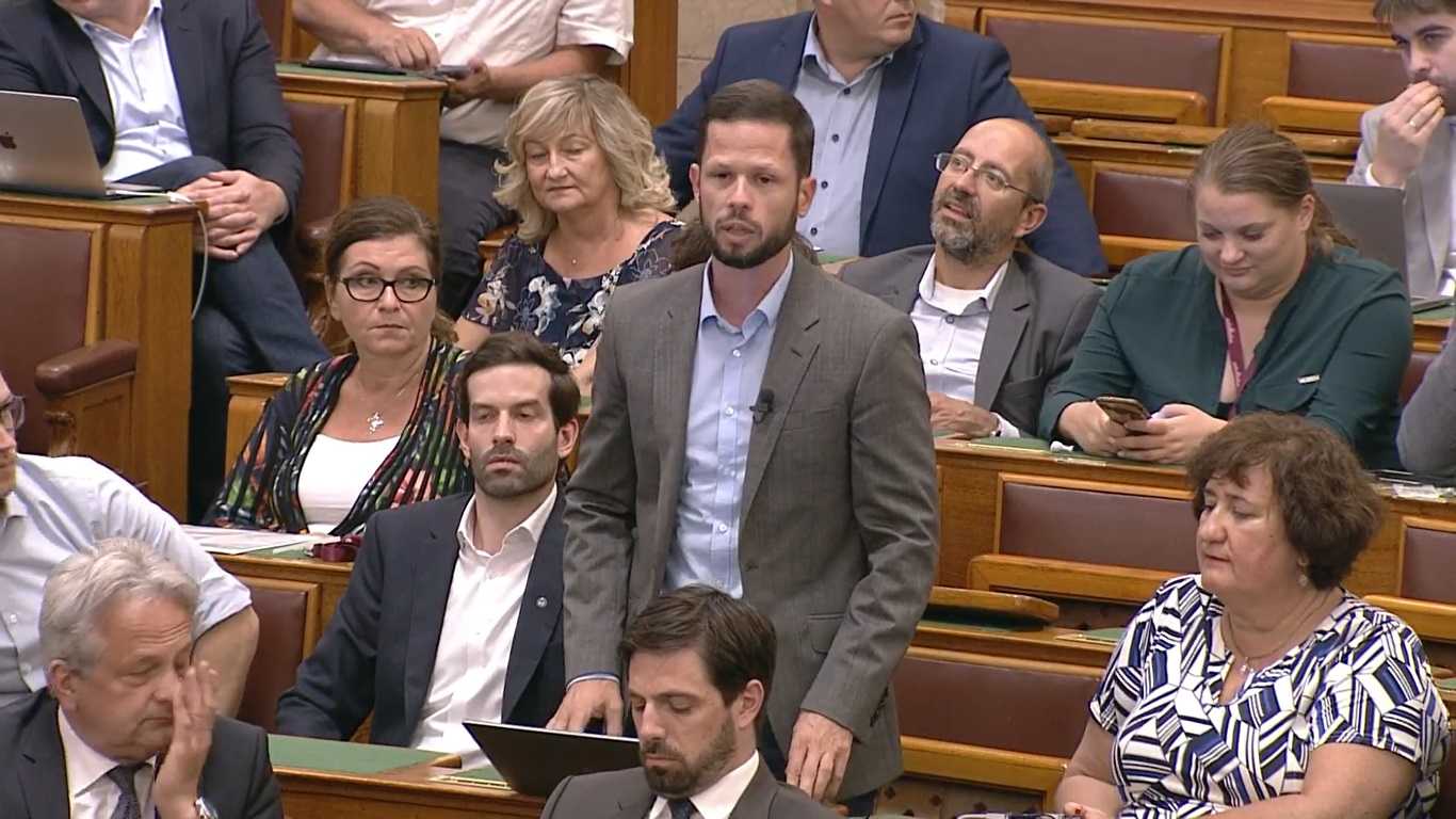 Orbán Viktor Tordainak: amilyen az adjonisten, olyan a fogadjisten