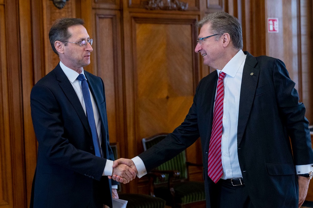 Varga Mihály a Magyar Kereskedelmi és Iparkamara vezetőivel tárgyalt a katáról