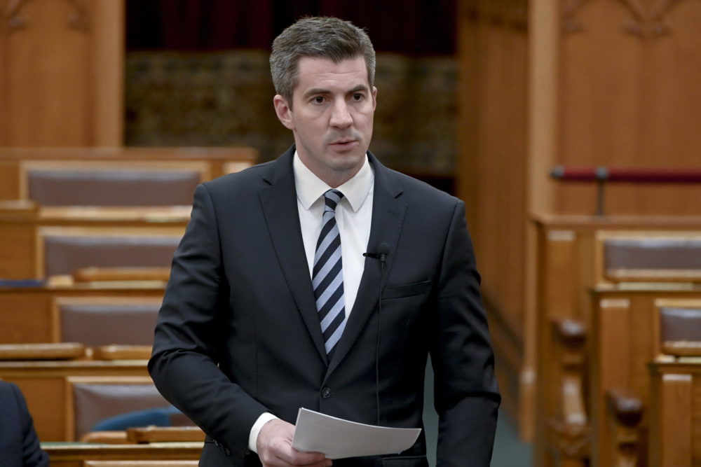 Kocsis Máté: Rendszeressé váltak az erőszakos, fegyveres támadások a határnál