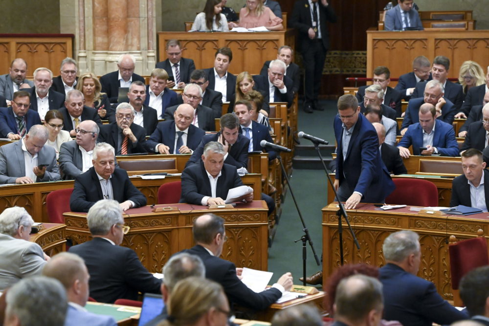 Változik a frakciófinanszírozás és a vagyonnyilatkozati rendszer