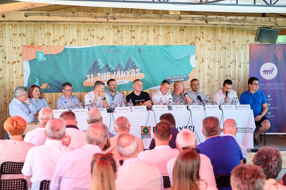 A határon túli magyar közösségek helyzetét vették számba a „mini-Máérten”