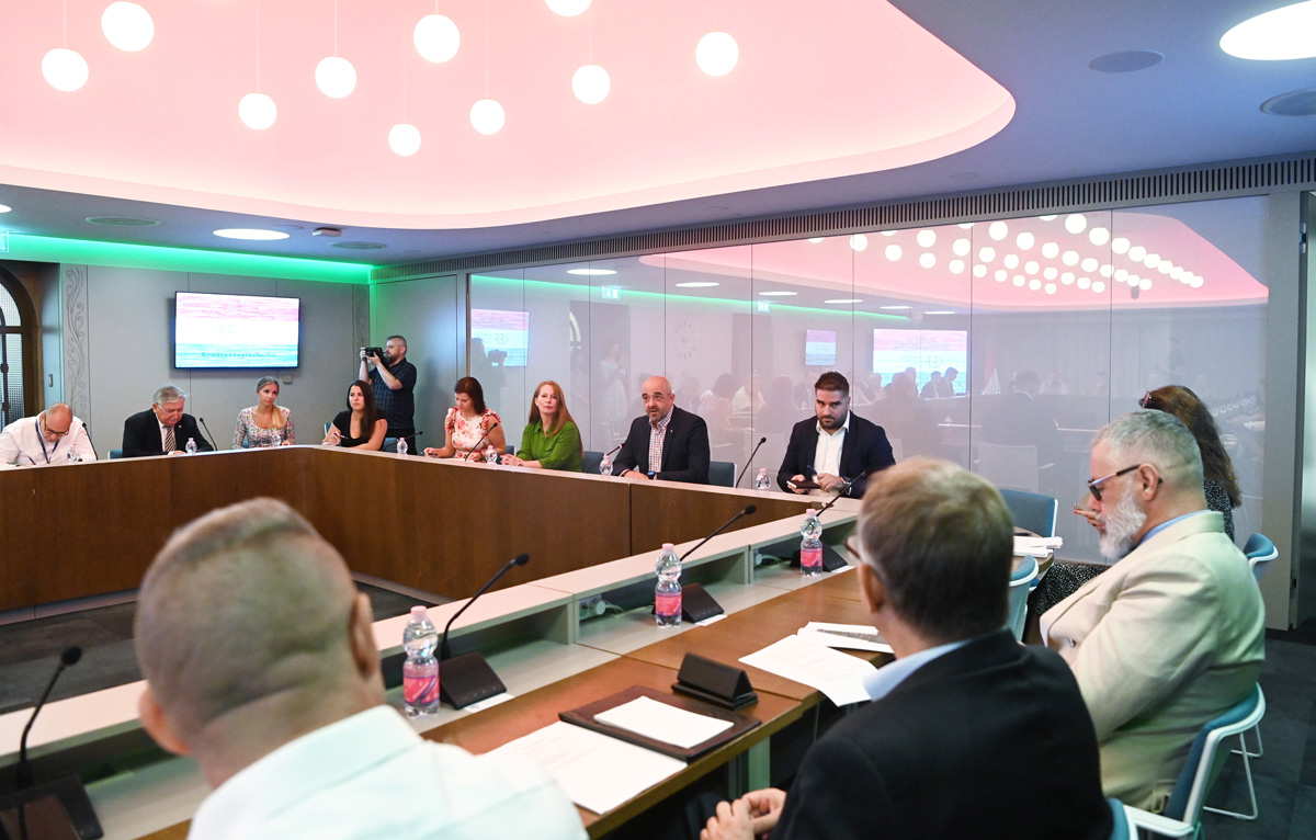 Megtartotta első ülését az operatív törzs