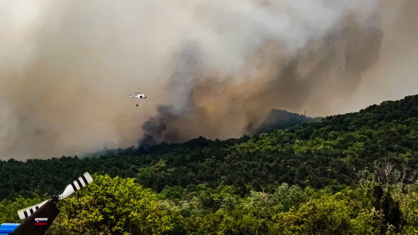 Hazatértek a szlovéniai erdőtűz eloltásában részt vevő magyar katonák