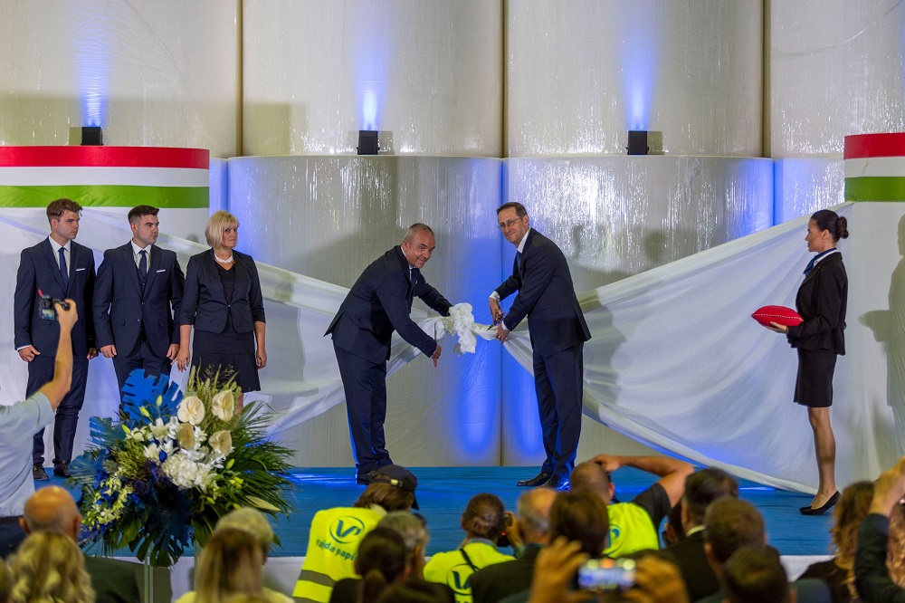 Európa legkorszerűbbebb higiéniai papírgyárát adták át Dunaföldváron