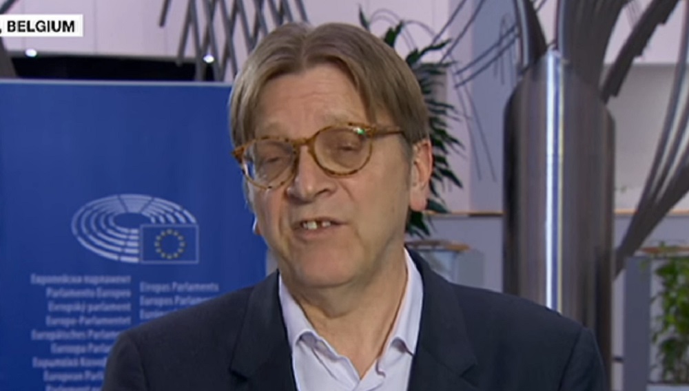 Íme Verhofstadt magyarázata arra, miért „kell” a migráció