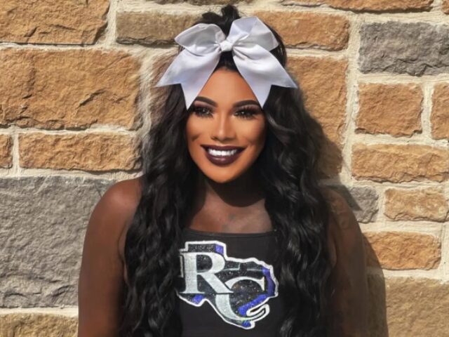 Állítólag fojtogatta egy társát a transznemű cheerleader