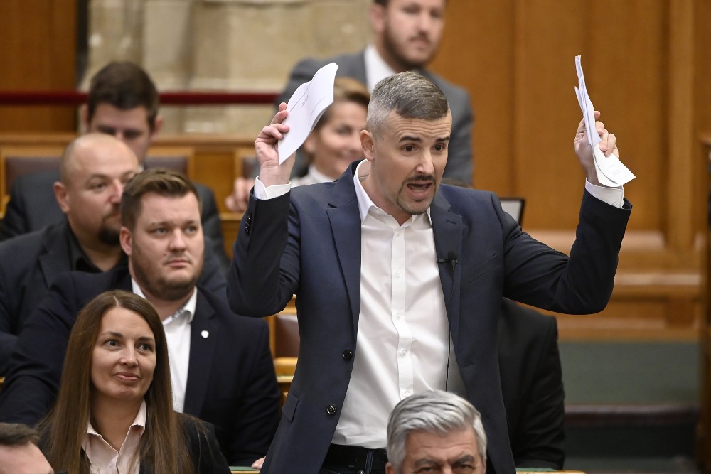 A Jobbik felszólította Jakabot, hogy adja vissza a mandátumát