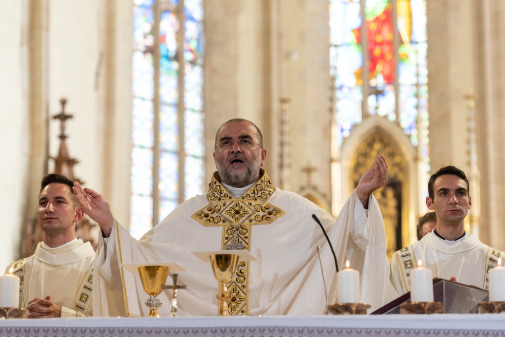 Megáldották a felújított kolozsvári Szent Mihály-plébániatemplomot