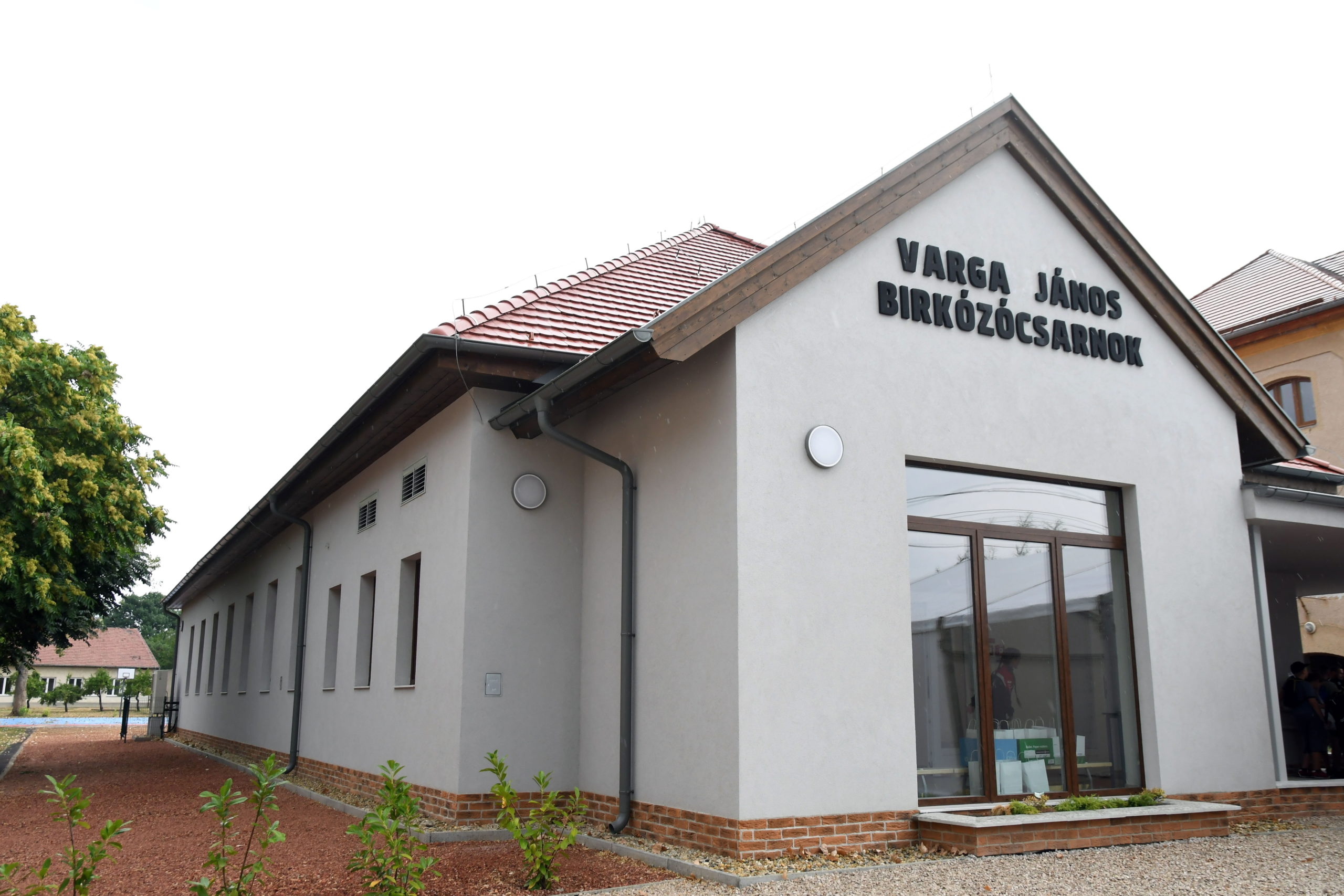 Új birkózócsarnokot avattak Abonyban