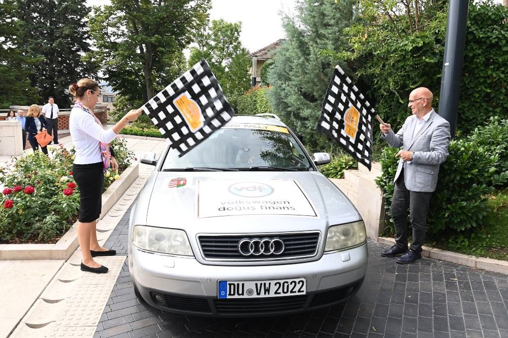 Elrajtolt Budapestről a Selyemút-rali