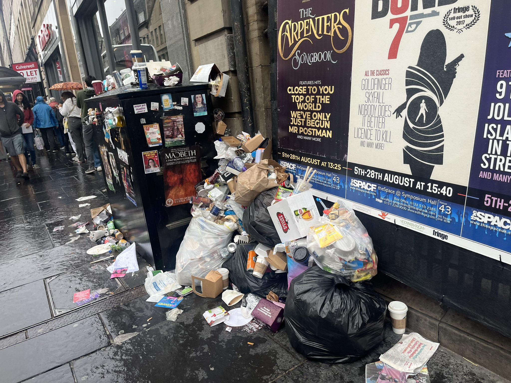 Az egészségre is veszélyes lehet a skót fővárost ellepő szemét