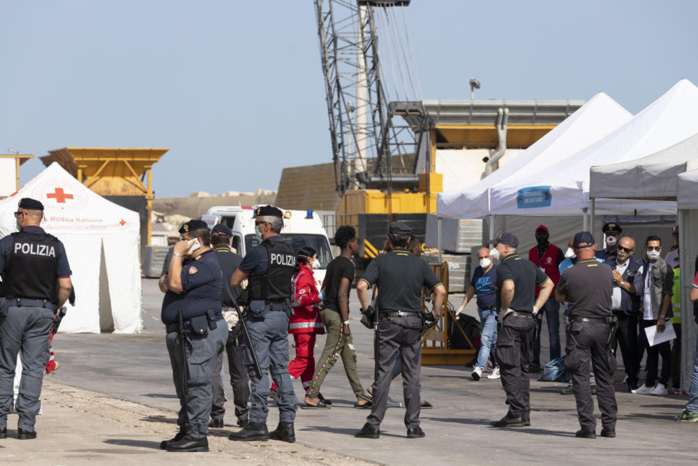 A migránsbűnözés került az olaszországi választási kampány fókuszába