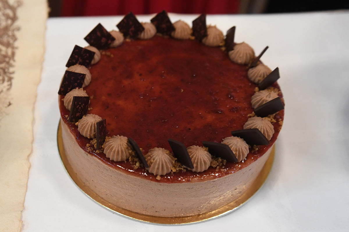 Karikó munkája lett az ország tortája