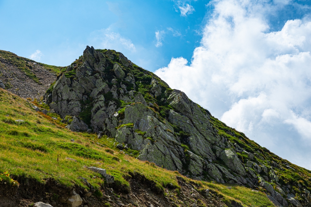 Balesetet szenvedett egy magyar turista a Paring hegységben