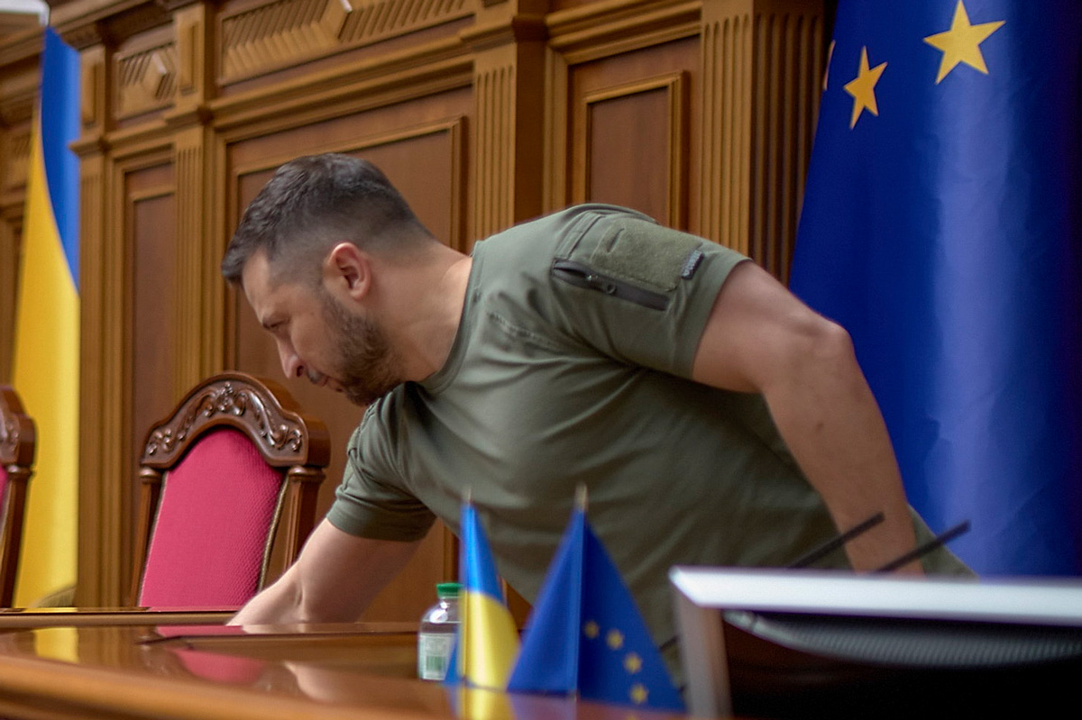 Zelenszkij: A megszállóknak nyomuk sem maradhat