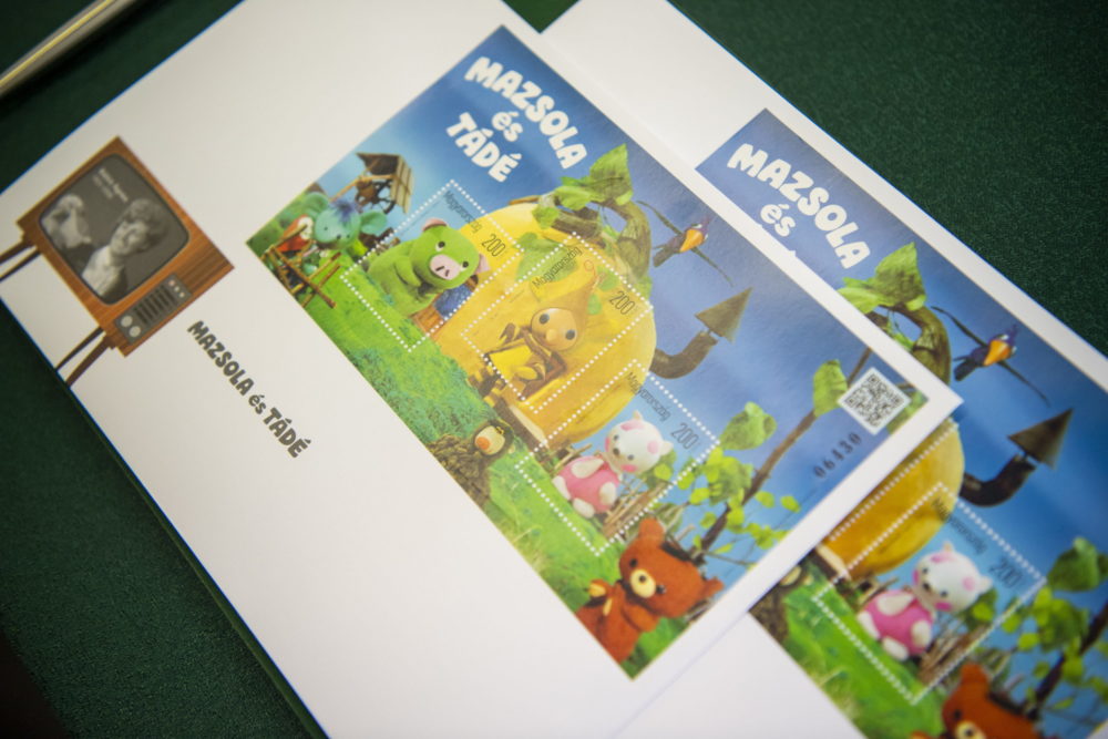 Mazsolát és Tádét ábrázoló bélyegblokkot bocsátott ki a Magyar Posta