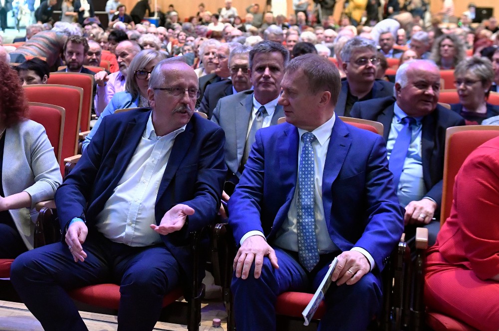 Három bűncselekménnyel vádolják Gyurcsányék árnyékminiszterét