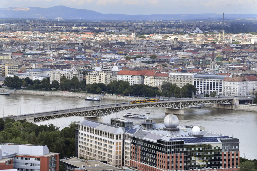 Két budapesti hidat is tisztítanak a hétvégén