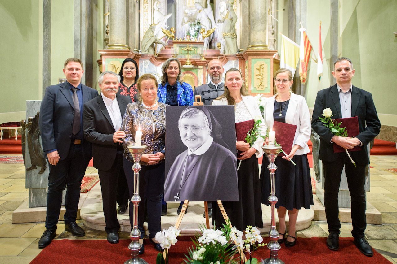 Anna nővérre emlékeztek