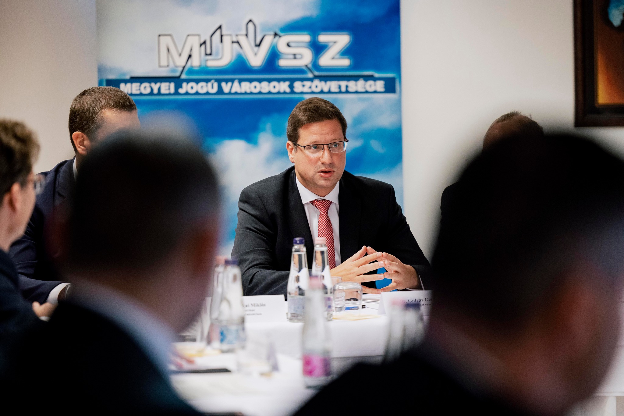 A kormány partnerséget kínál az önkormányzatoknak