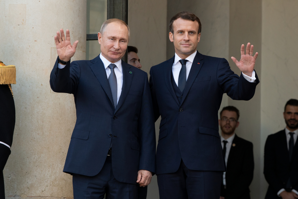 Telefonon beszélt egymással az orosz és a francia elnök