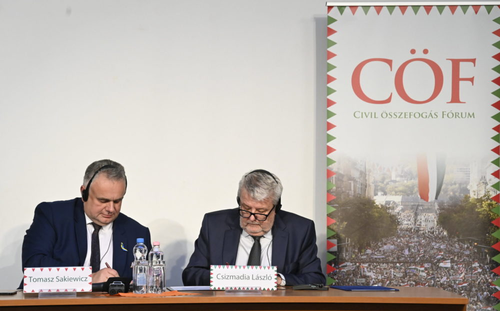 Megerősítette együttműködését a CÖF-CÖKA és a Gazeta Polska 450 klubja