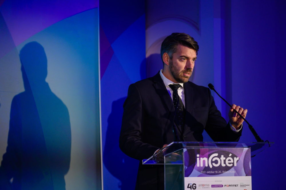 Az ipari ágazatok problémáira technológiai válaszokat kell adni