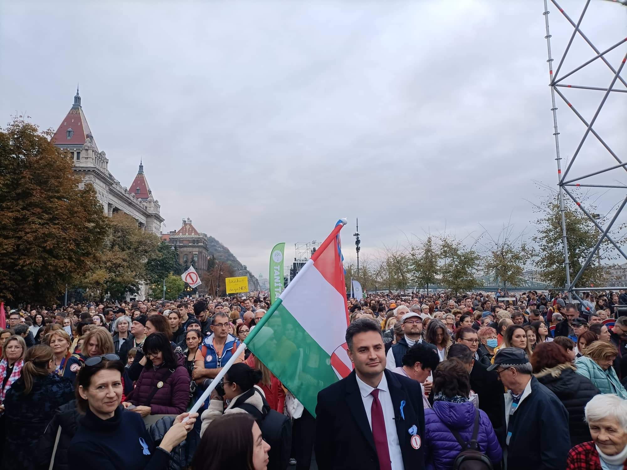 A baloldal megint rátelepedett a pedagógusok tüntetésére