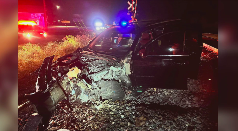 Az érkező vonat elől mentette meg anyát és gyerekeit egy georgiai polgármester