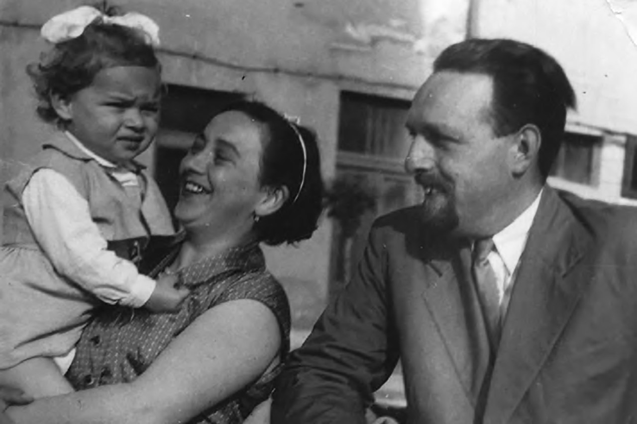 Himnusz a bitó alatt